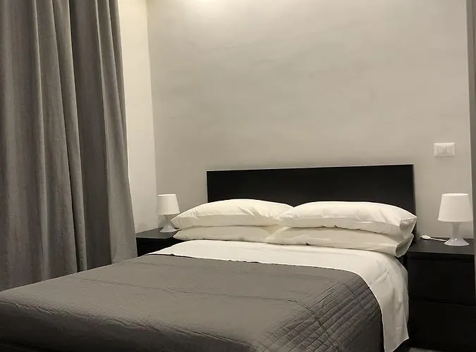 Caio Duilio Nocleg ze śniadaniem 3*